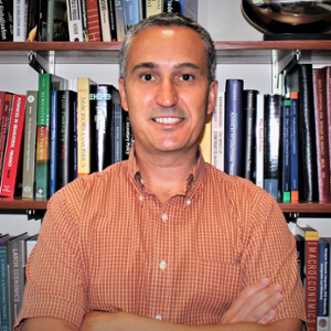 Pol Antràs (Harvard University)