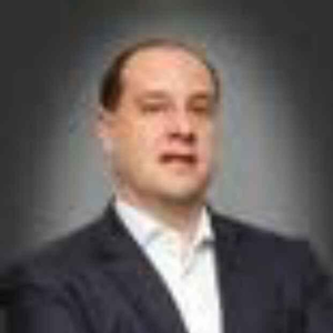 Eric (首席运营官COO)