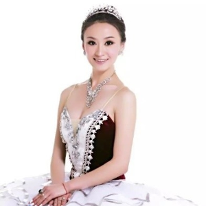 黄宦 (英国皇家舞蹈学院注册教师)