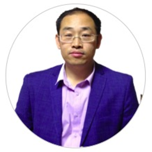 Lun Zhang (VP at Zoho Great China)