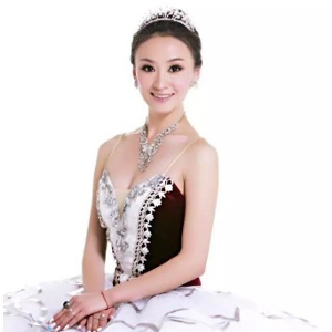 黄宦 (英国皇家舞蹈学院注册教师)