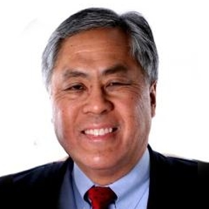Robert W. Gee (前美国能源部副部长；Gee Strategies Group LLC公司董事总经理)