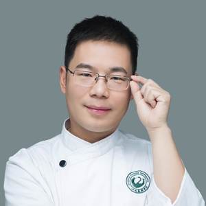 Zhenyu ZHANG (Chef for Chinese and Fusion Dishes, Theory Class)