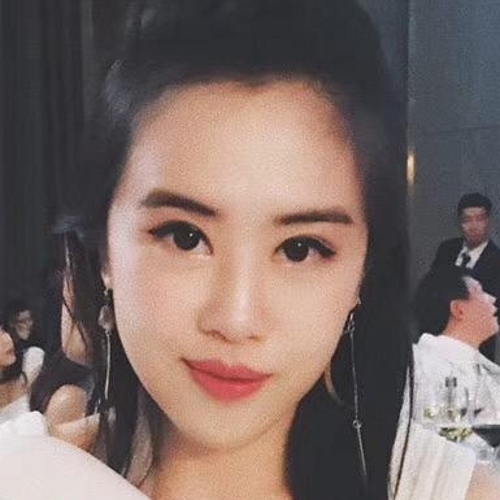 Yan Chen (Senior Manager at ELLE)