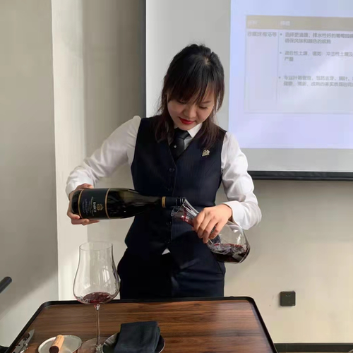 Zhang Vivi (sommelier)