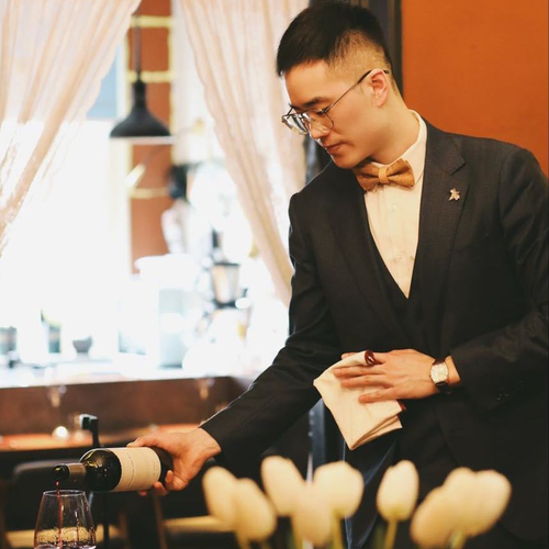 Sean Zhang (Chief Sommelier)