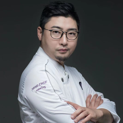 Xia Yin (Head chef at Hong Catering)