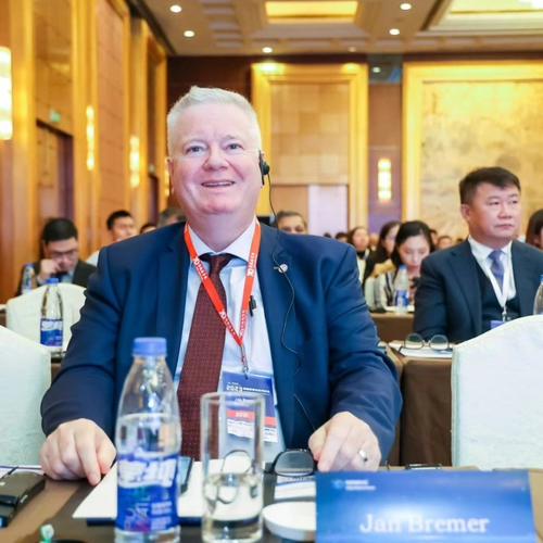 Jan Bremer (Managing Director of V.Group China)